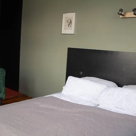 Open Doors Hostel *